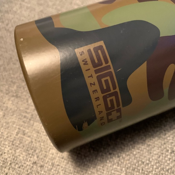 SIGG Switzerland Camo Metal Water Bottle Detached Top Army - Picture 3 of 7